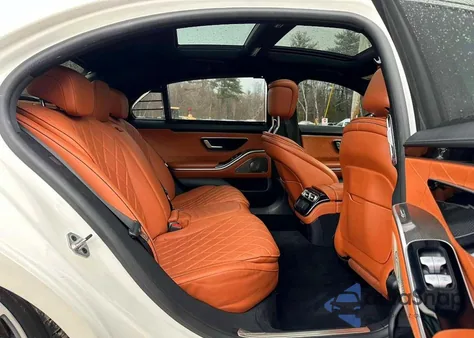 2021 Mercedes-Benz S 580 4Matic z USA, uszkodzony, nr VIN W1K6G7GB5MA039632